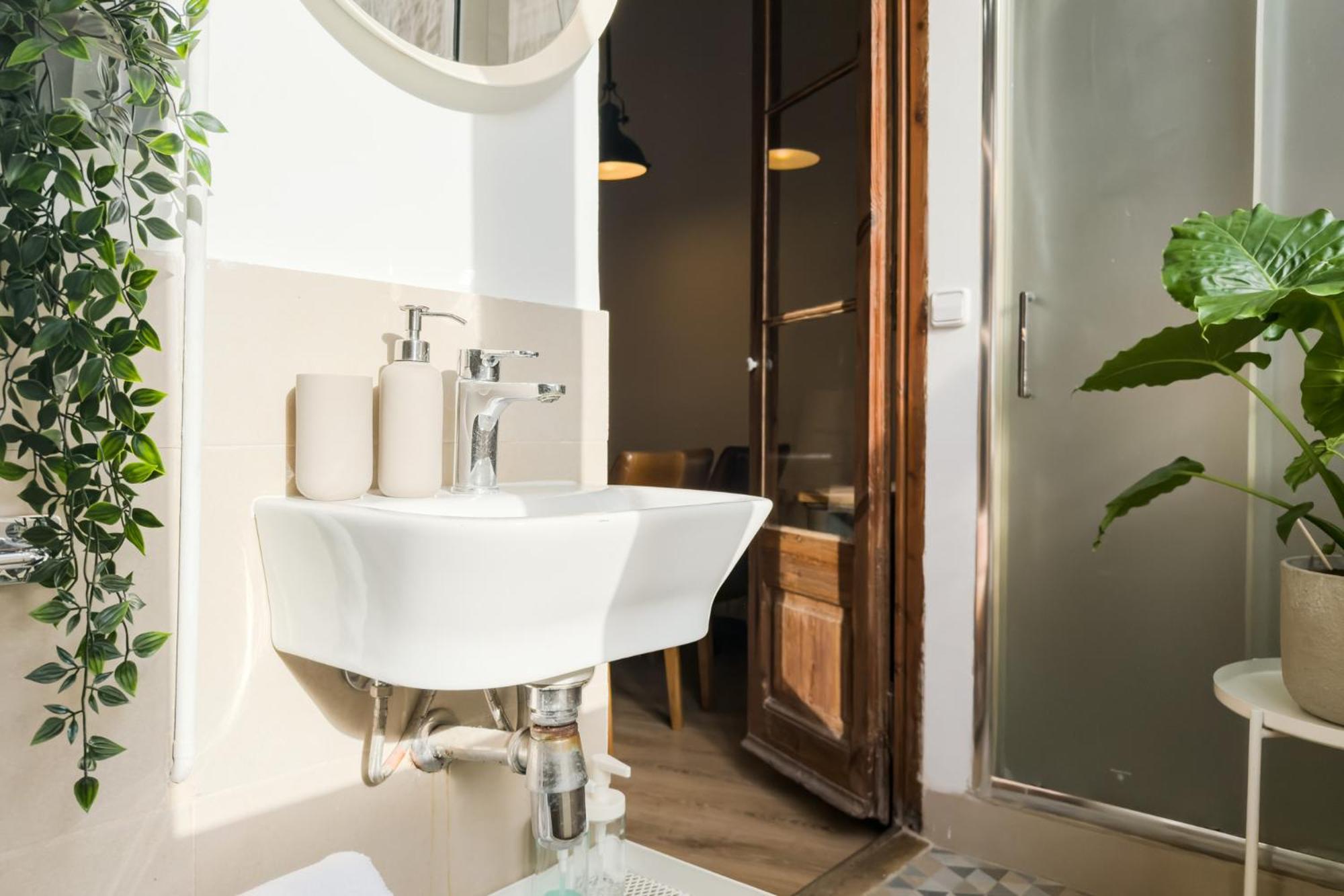 Magalhaes - Trad Flat In Poble Sec, Near Ramblas Barcelona Ngoại thất bức ảnh