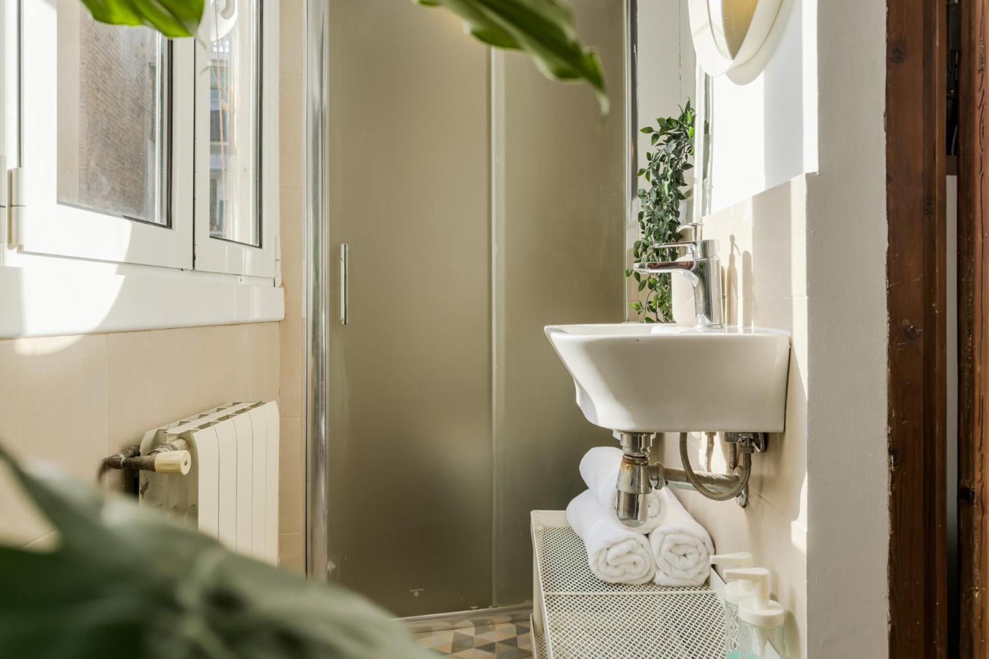 Magalhaes - Trad Flat In Poble Sec, Near Ramblas Barcelona Ngoại thất bức ảnh